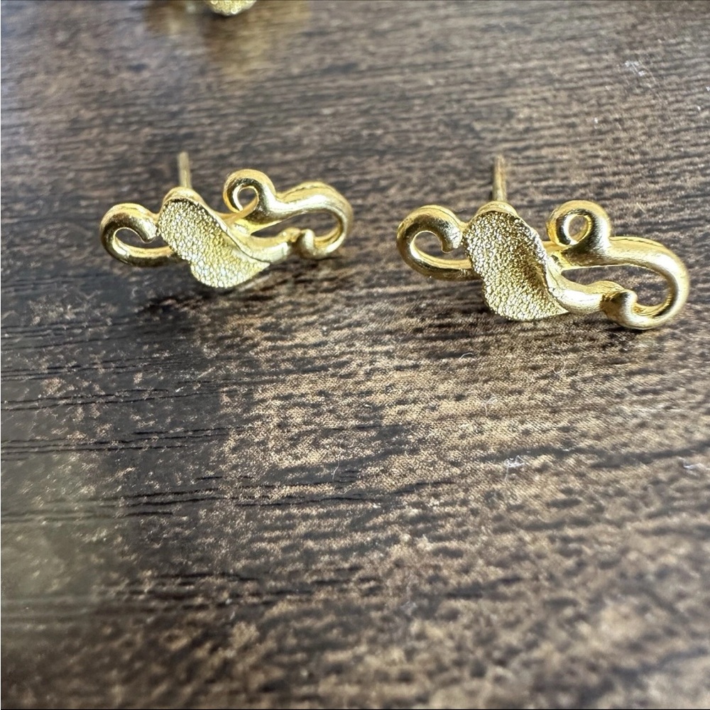 24k 999 Solid Gold Stardust Floral Vine Flower Earrings Studs Pair